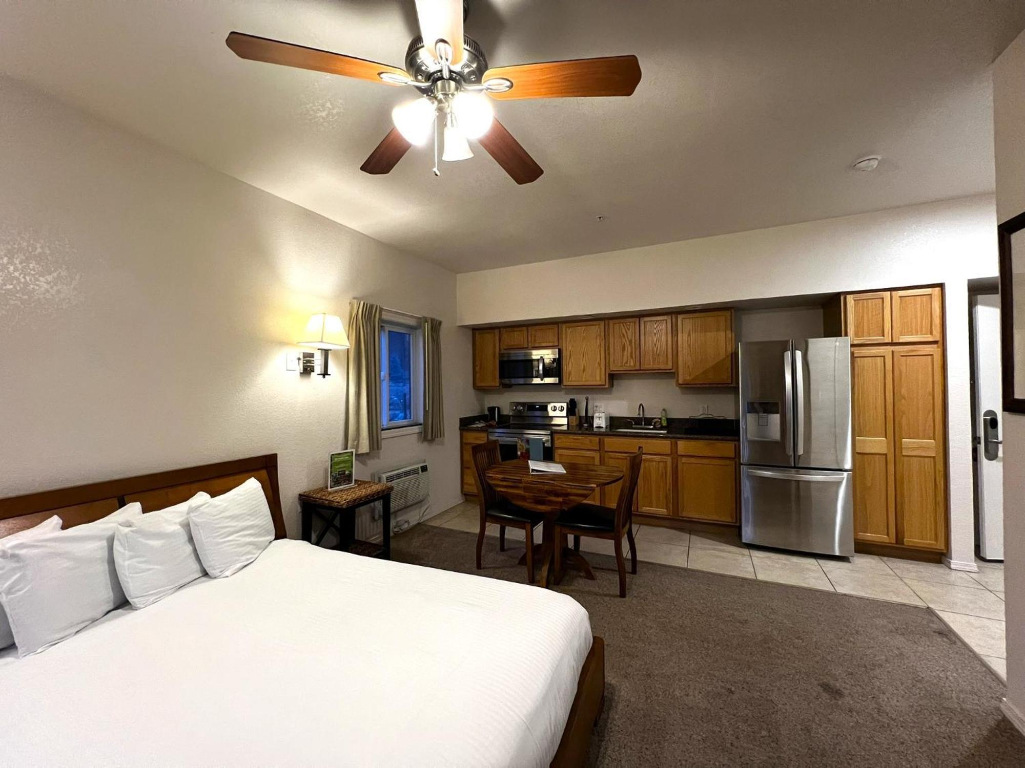Canyon Plaza Premier Studio And Apartments Tusayan Eksteriør bilde