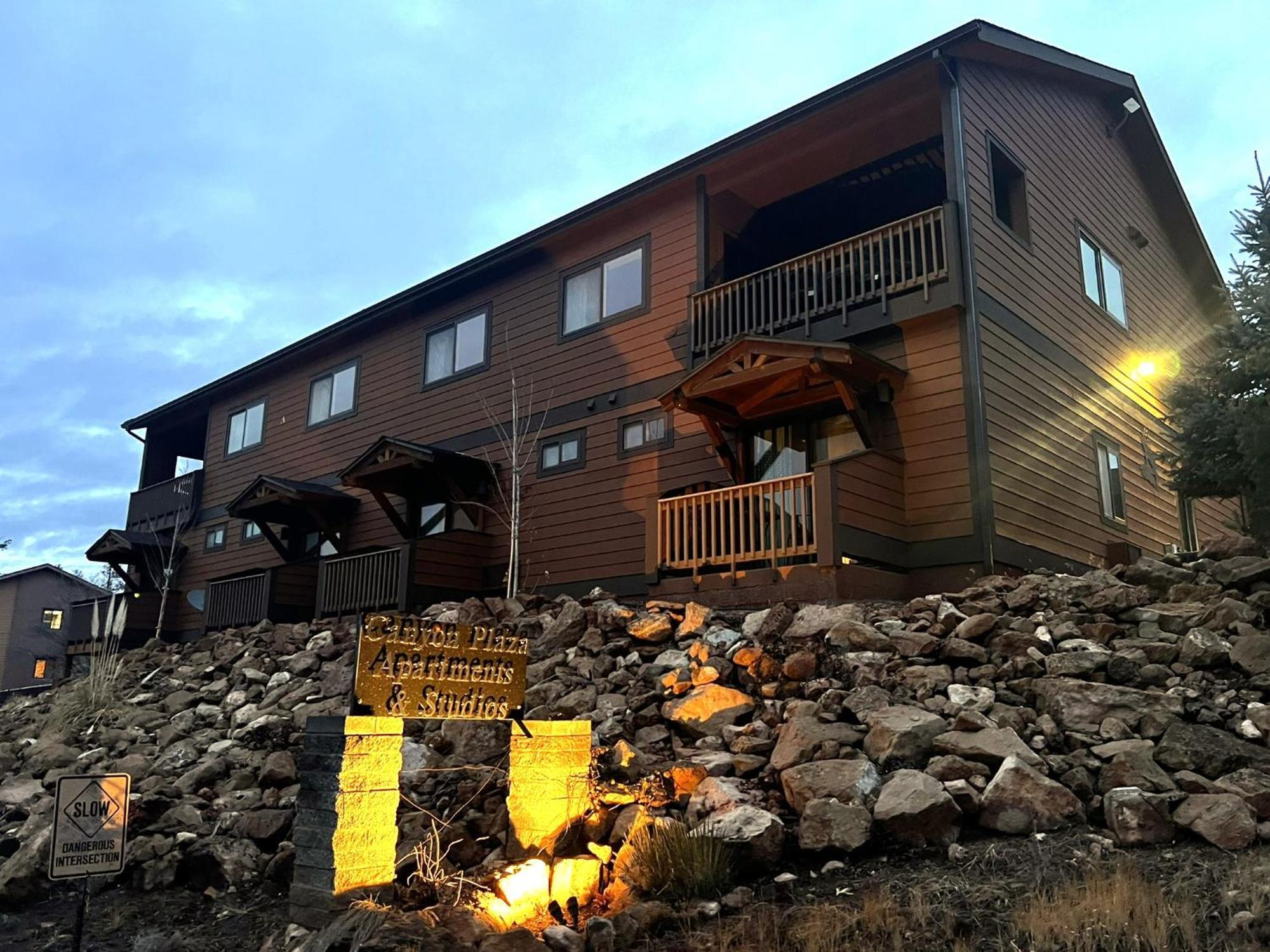 Canyon Plaza Premier Studio And Apartments Tusayan Eksteriør bilde